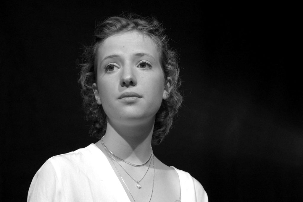 Inès CONROTTE sur le tournage de Joséphine la cantatrice ou le peuple des souris