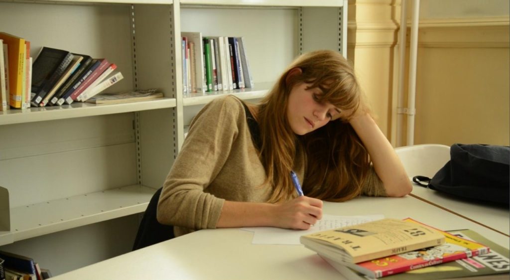 Noémie Schmidt sur le tournage de Comme Si De Rien N'était